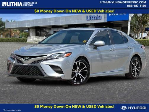 Celestial Silver Metallic 2018 Toyota Camry SE