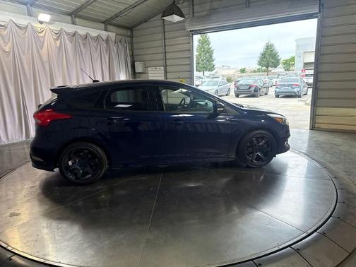 KONA BLUE 2017 Ford Focus ST Base