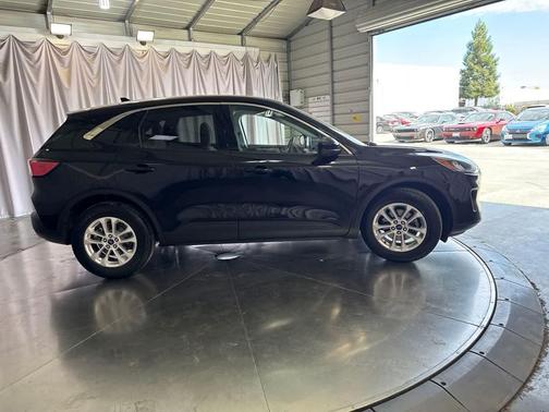 Agate Black Metallic 2021 Ford Escape SE
