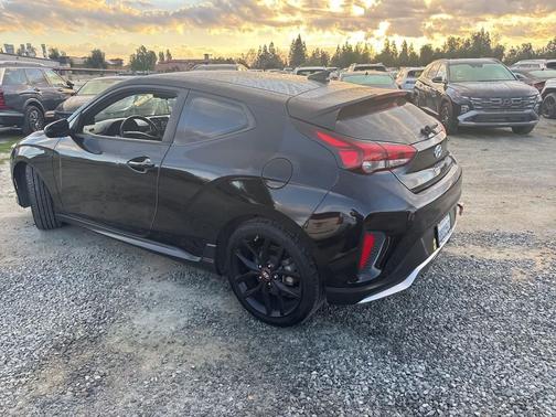 2019 Hyundai Veloster Base