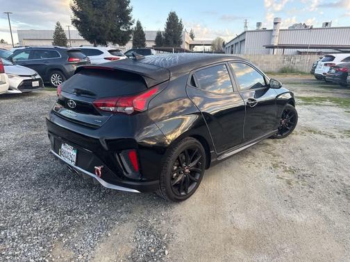 2019 Hyundai Veloster Base