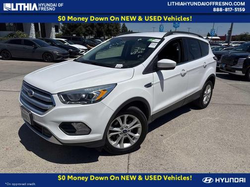 OXFORD WHITE 2017 Ford Escape SE