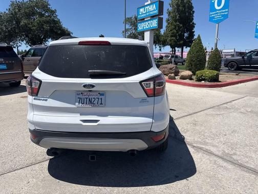 OXFORD WHITE 2017 Ford Escape SE