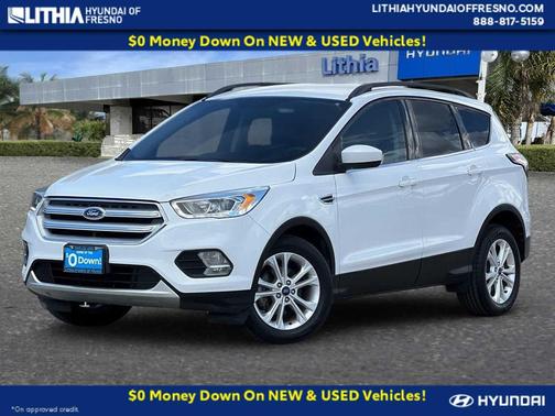 OXFORD WHITE 2017 Ford Escape SE