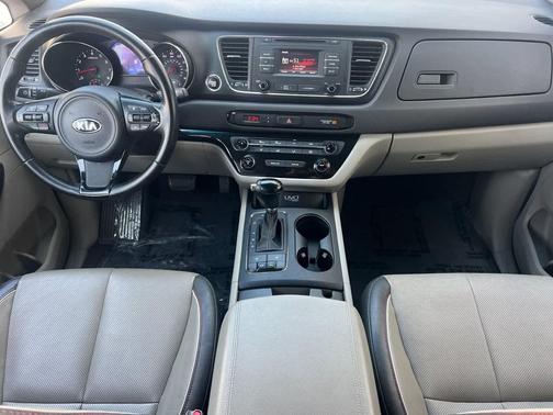 2017 Kia Sedona LX