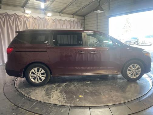 2017 Kia Sedona LX