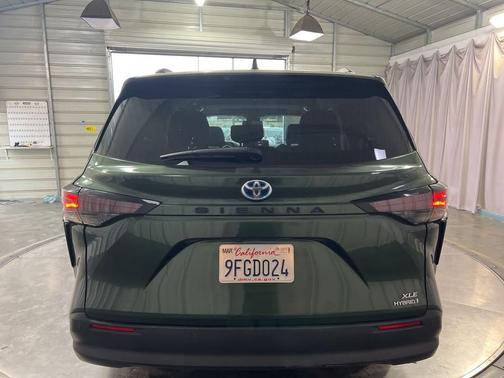 2023 Toyota Sienna XLE