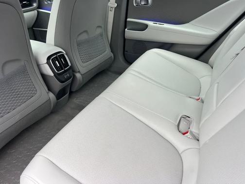 2025 Hyundai IONIQ 6 SEL