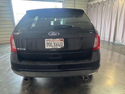 TUXEDO BLACK METALLIC 2011 Ford Edge SE