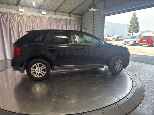 TUXEDO BLACK METALLIC 2011 Ford Edge SE