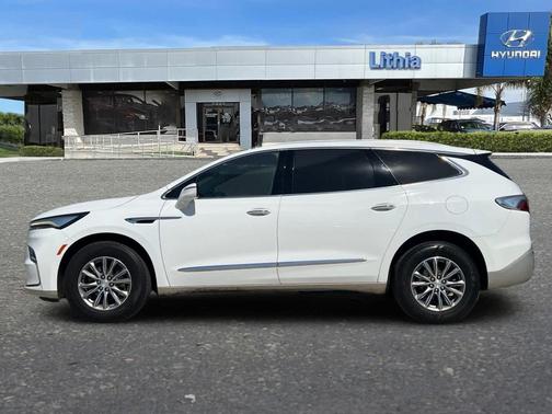 2022 Buick Enclave FWD Essence