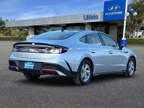 2025 Hyundai SONATA SE
