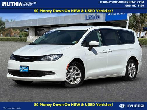 Bright White Clearcoat 2023 Chrysler Voyager LX