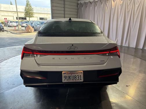 2025 Hyundai ELANTRA HEV Limited