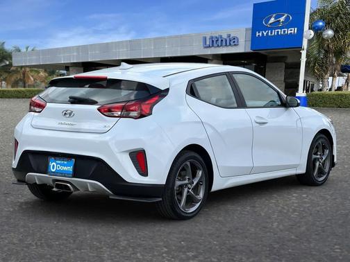 Chalk White 2019 Hyundai Veloster 2