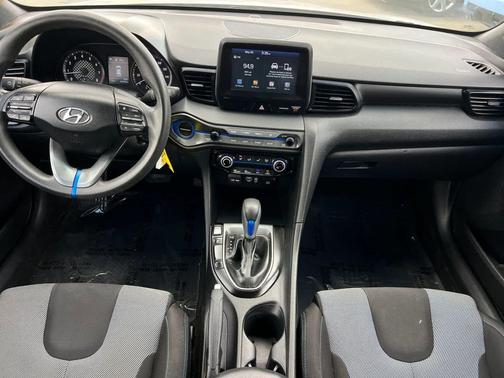 Chalk White 2019 Hyundai Veloster 2