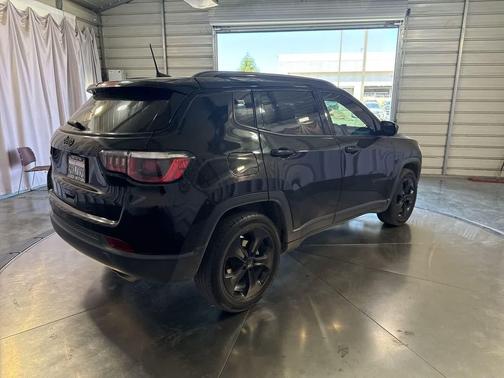 Diamond Black Crystal Pearlcoat 2018 Jeep Compass Latitude