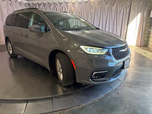 Ceramic Gray Clearcoat 2022 Chrysler Pacifica Touring L