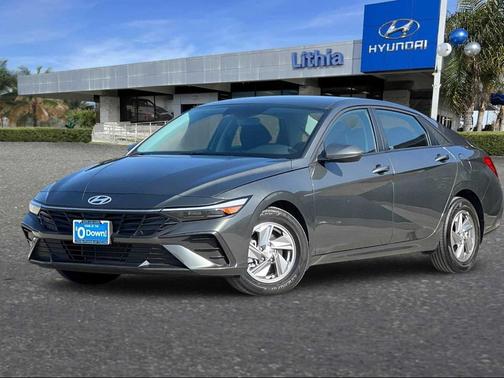 2025 Hyundai ELANTRA SE