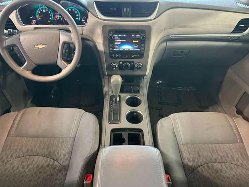Summit White 2017 Chevrolet Traverse LS