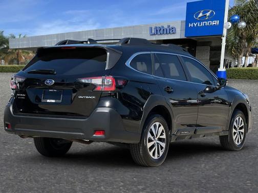 Crystal Black Silica 2024 Subaru Outback Premium