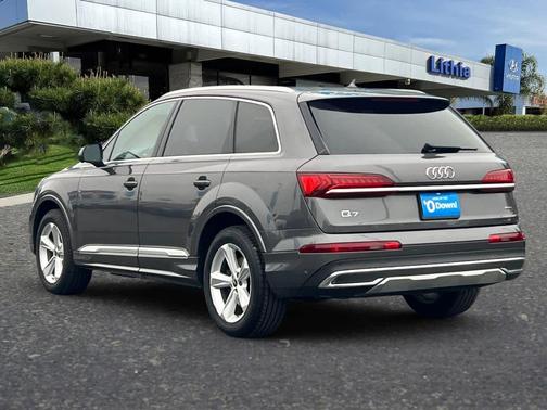 2023 Audi Q7 45 Premium Plus