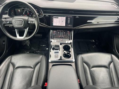 2023 Audi Q7 45 Premium Plus