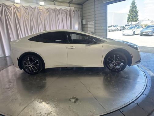 Wind Chill Pearl 2025 Toyota Prius XLE