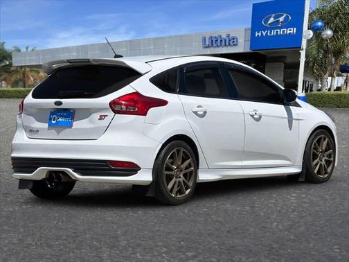 2017 Ford Focus ST