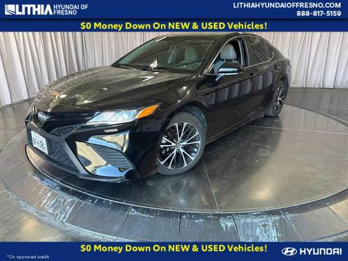 Midnight Black Metallic 2018 Toyota Camry SE
