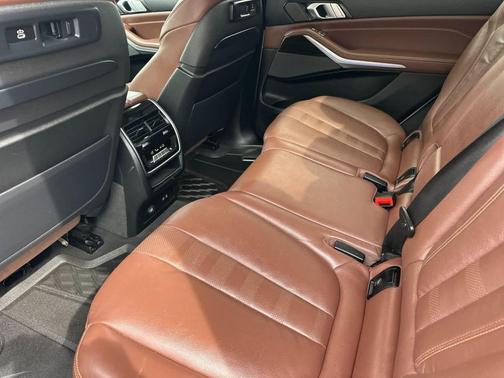 Mineral White Metallic 2020 BMW X7 xDrive40i