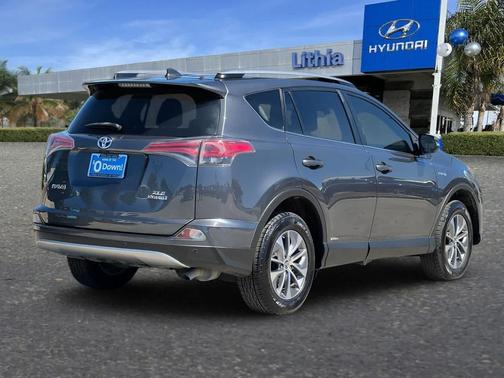 2017 Toyota RAV4 Hybrid XLE
