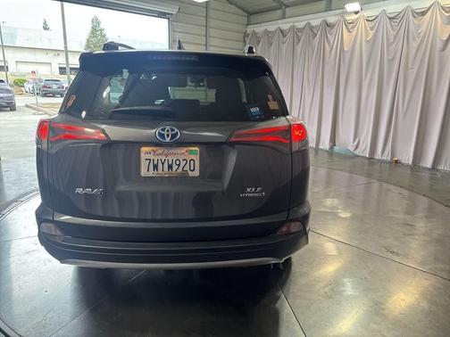 2017 Toyota RAV4 Hybrid XLE