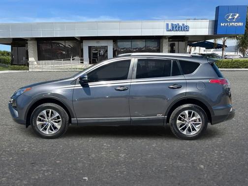 2017 Toyota RAV4 Hybrid XLE