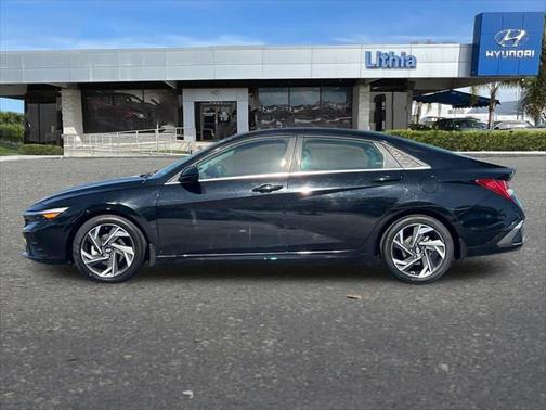 2024 Hyundai ELANTRA SEL