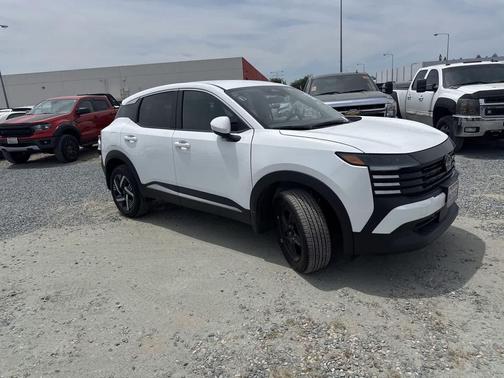 Fresh Powder 2025 Nissan Kicks SV