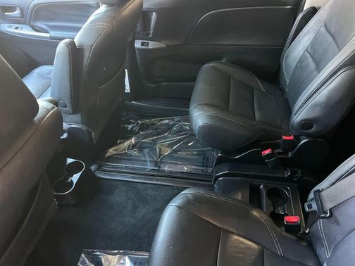 Predawn Gray Mica 2016 Toyota Sienna SE Premium