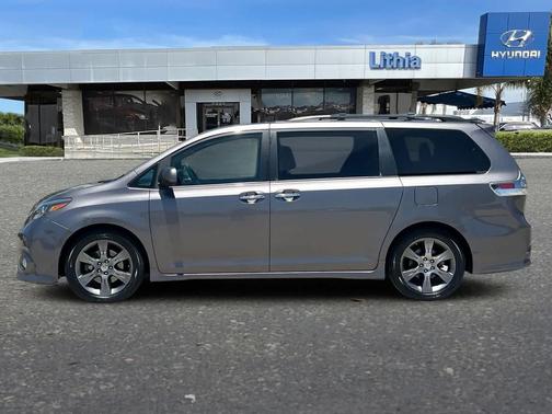 Predawn Gray Mica 2016 Toyota Sienna SE Premium