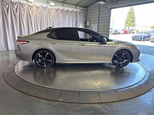 Celestial Silver/Midnight Black Metallic 2020 Toyota Camry XSE
