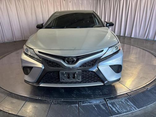 Celestial Silver/Midnight Black Metallic 2020 Toyota Camry XSE