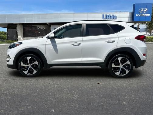 Dazzling White 2018 Hyundai TUCSON Value
