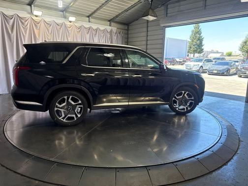 Abyss Black Pearl 2024 Hyundai PALISADE Limited