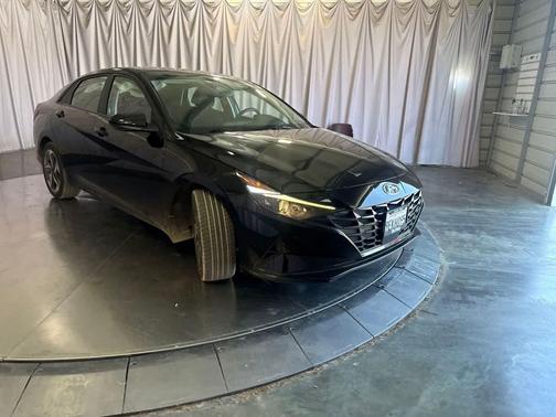 Phantom Black 2023 Hyundai ELANTRA SEL