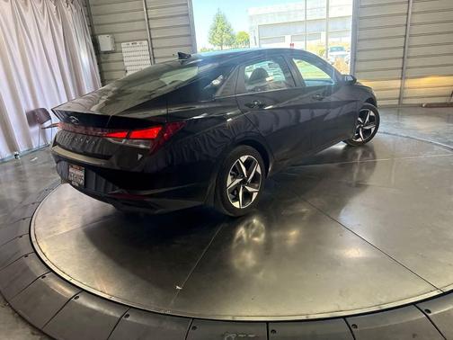 Phantom Black 2023 Hyundai ELANTRA SEL