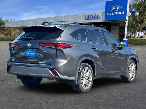 2022 Toyota Highlander Platinum