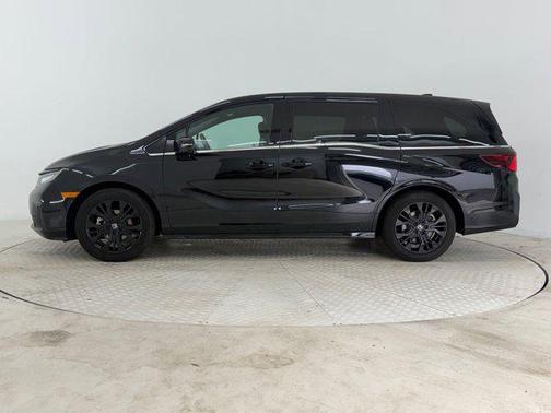 Crystal Black Pearl 2025 Honda Odyssey Sport-L