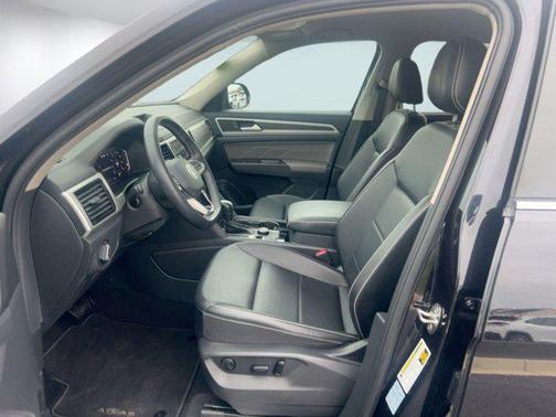 2022 Volkswagen Atlas 2.0T SE w/Technology 4MOTION