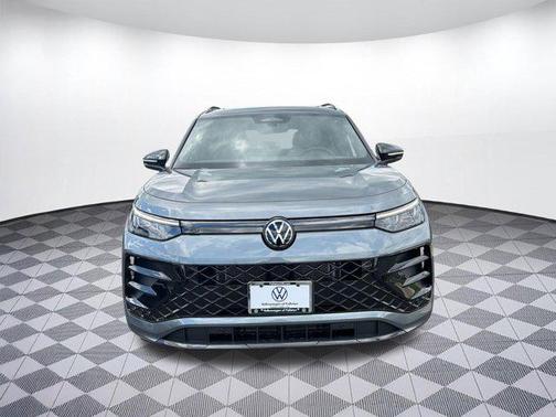platinum gray metallic 2026 Volkswagen Tiguan 2.0T SE R-Line Black 4MOTION