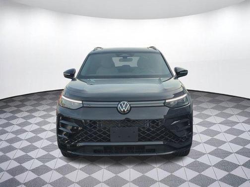 2025 Volkswagen Tiguan 2.0T SE R-Line Black 4MOTION