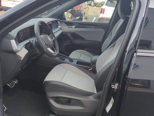 2025 Volkswagen Tiguan 2.0T SE R-Line Black 4MOTION